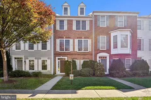 2507 Bronze Stone Pl, Herndon, VA 20171