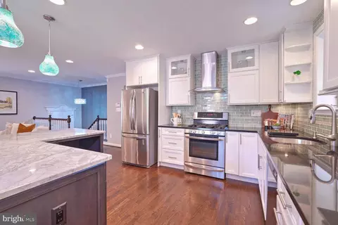 7639 Long Pine Dr, Springfield, VA 22151 photo 9