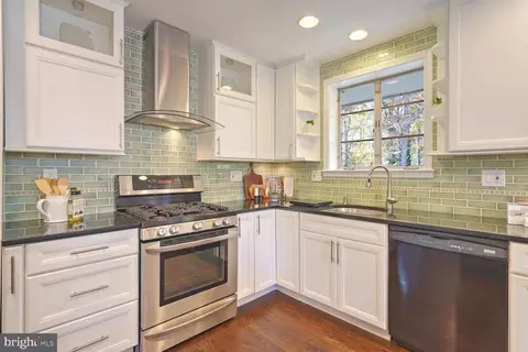 7639 Long Pine Dr, Springfield, VA 22151 photo 11