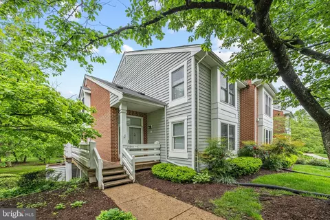 7594 F Lakeside Village Dr #F, Falls Church, VA 22042