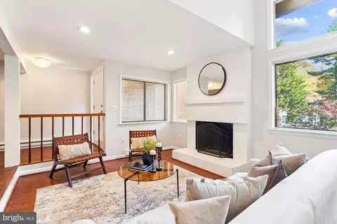 2190 Glencourse Ln, Reston, VA 20191 photo 6