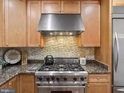 Kitchen - 1450 Emerson Ave #G01, Mclean, VA 22101 photo 3 of 7