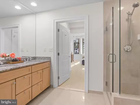 Bath - 1450 Emerson Ave #G01, Mclean, VA 22101 photo 3 of 6