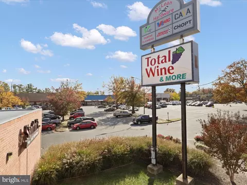 Exterior - 1450 Emerson Ave #G01, Mclean, VA 22101 photo 10 of 14