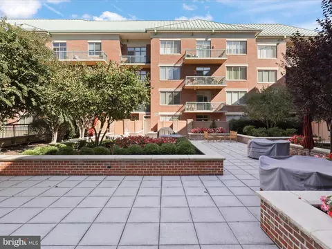 Exterior - 1450 Emerson Ave #G01, Mclean, VA 22101 photo 7 of 14