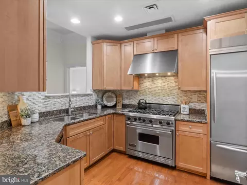 Kitchen - 1450 Emerson Ave #G01, Mclean, VA 22101 photo 1 of 7