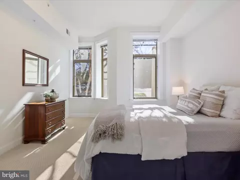 Bedroom - 1450 Emerson Ave #G01, Mclean, VA 22101 photo 2 of 7