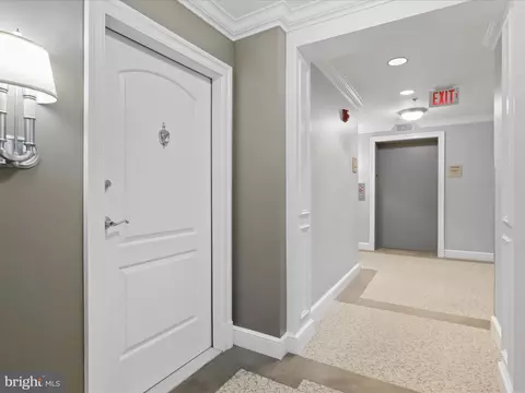 Entry Way - 1450 Emerson Ave #G01, Mclean, VA 22101 photo 2 of 4