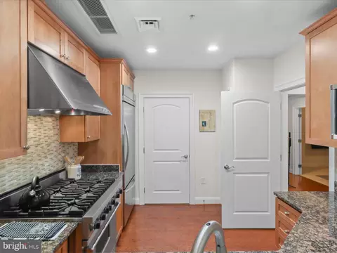 Kitchen - 1450 Emerson Ave #G01, Mclean, VA 22101 photo 4 of 7