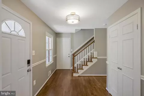7582 Seabrook Ln, Springfield, VA 22153 photo 5