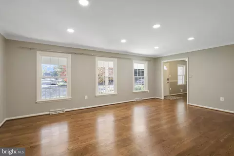 7582 Seabrook Ln, Springfield, VA 22153 photo 7