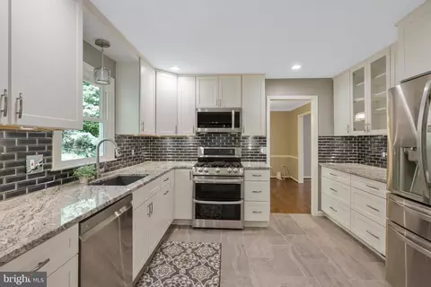 7582 Seabrook Ln, Springfield, VA 22153 photo 16