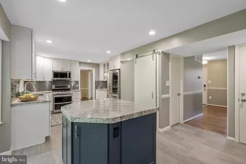 7582 Seabrook Ln, Springfield, VA 22153 photo 14