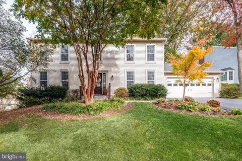 10350 Steamboat Landing Ln, Burke, VA 22015