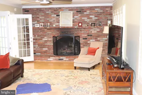 1588 Forest Villa Ln, Mclean, VA 22101 photo 26