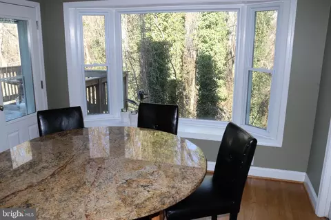 1588 Forest Villa Ln, Mclean, VA 22101 photo 23