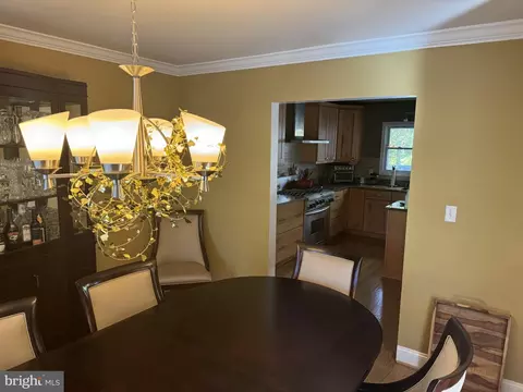 1588 Forest Villa Ln, Mclean, VA 22101 photo 14