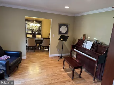 1588 Forest Villa Ln, Mclean, VA 22101 photo 31