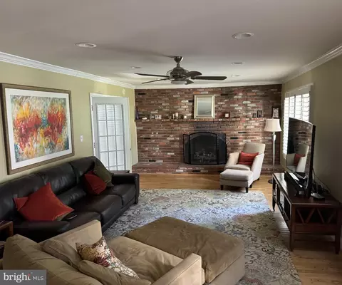 1588 Forest Villa Ln, Mclean, VA 22101 photo 29