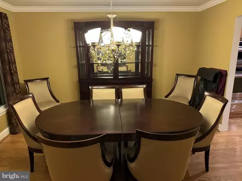 1588 Forest Villa Ln, Mclean, VA 22101 photo 13