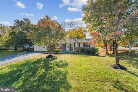 9703 Aspen Hollow Way, Fairfax, VA 22032