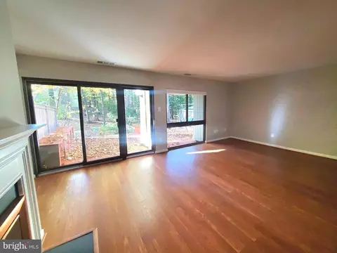 Living - 11632 Newbridge Ct, Reston, VA 20191 photo 1 of 6