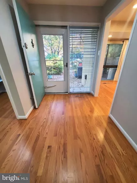 Entry Way - 11632 Newbridge Ct, Reston, VA 20191 photo 1 of 3
