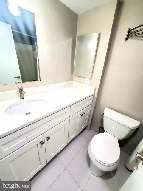Bath - 11632 Newbridge Ct, Reston, VA 20191 photo 1 of 4