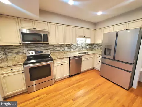 Kitchen - 11632 Newbridge Ct, Reston, VA 20191 photo 4 of 4