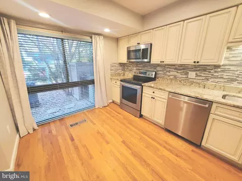 Kitchen - 11632 Newbridge Ct, Reston, VA 20191 photo 1 of 4