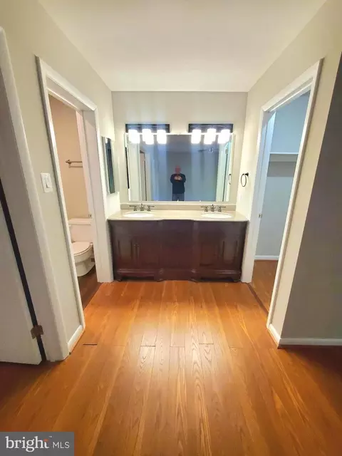 Entry Way - 11632 Newbridge Ct, Reston, VA 20191 photo 3 of 3