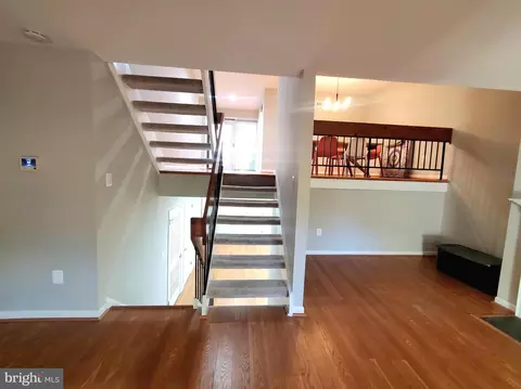 Entry Way - 11632 Newbridge Ct, Reston, VA 20191 photo 2 of 3