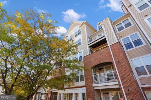 8181 Carnegie Hall Ct #209, Vienna, VA 22180