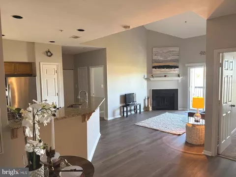 13377 Connor Dr #N, Centreville, VA 20120