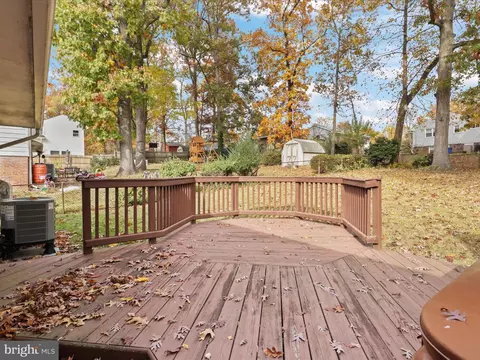 Exterior - 5321 Ravensworth Rd, Springfield, VA 22151 photo 2 of 6