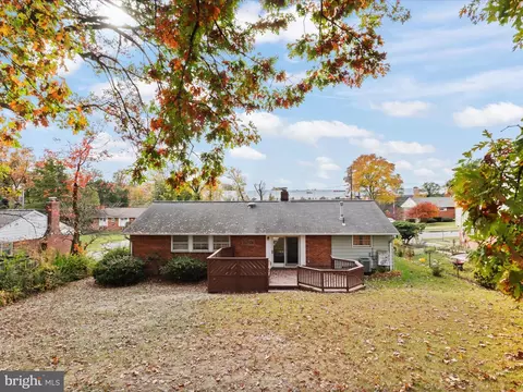 Exterior - 5321 Ravensworth Rd, Springfield, VA 22151 photo 5 of 6