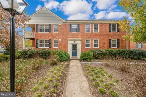6626 Boulevard Vw #A1, Alexandria, VA 22307