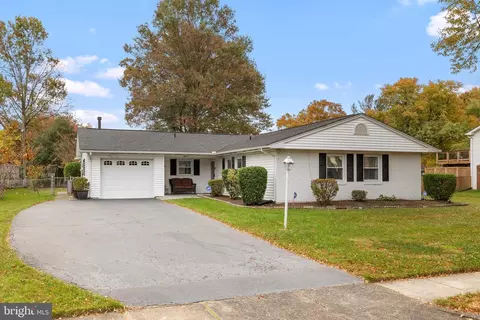 4217 Mellwood Ln, Fairfax, VA 22033