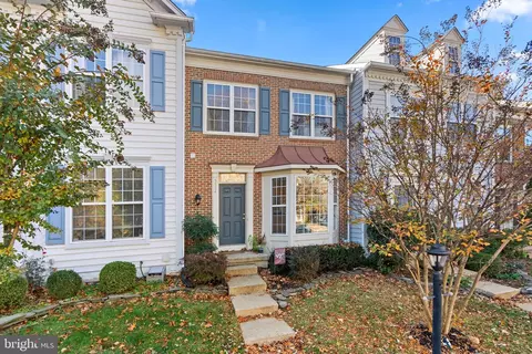 5454 Summer Leaf Ln, Alexandria, VA 22312