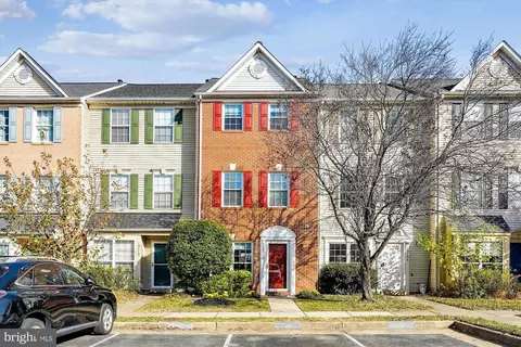 13110 Shadowbrook Ln, Fairfax, VA 22033