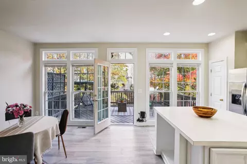 8296 Reiser Ln, Lorton, VA 22079
