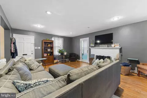 6019 Amherst Ave, Springfield, VA 22150 photo 3
