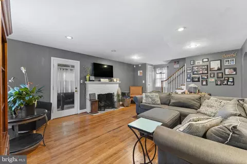 6019 Amherst Ave, Springfield, VA 22150 photo 2