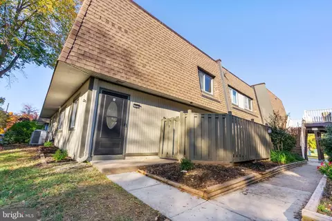 7959 San Leandro Pl #B, Alexandria, VA 22309
