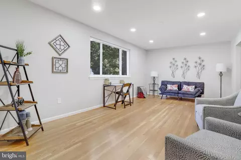 8715 Kenilworth Dr, Springfield, VA 22151 photo 5