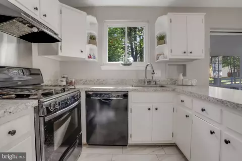 8715 Kenilworth Dr, Springfield, VA 22151 photo 18