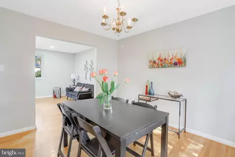 8715 Kenilworth Dr, Springfield, VA 22151 photo 11