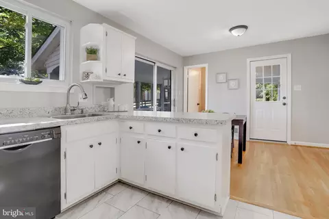 8715 Kenilworth Dr, Springfield, VA 22151 photo 14