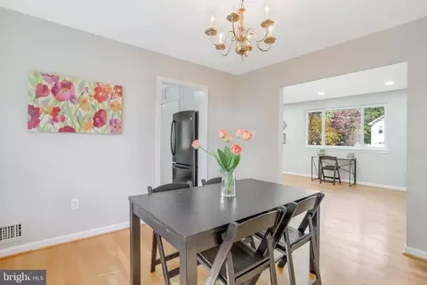 8715 Kenilworth Dr, Springfield, VA 22151 photo 12