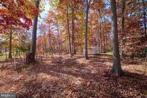 5726 Walcott Ave, Fairfax, VA 22030